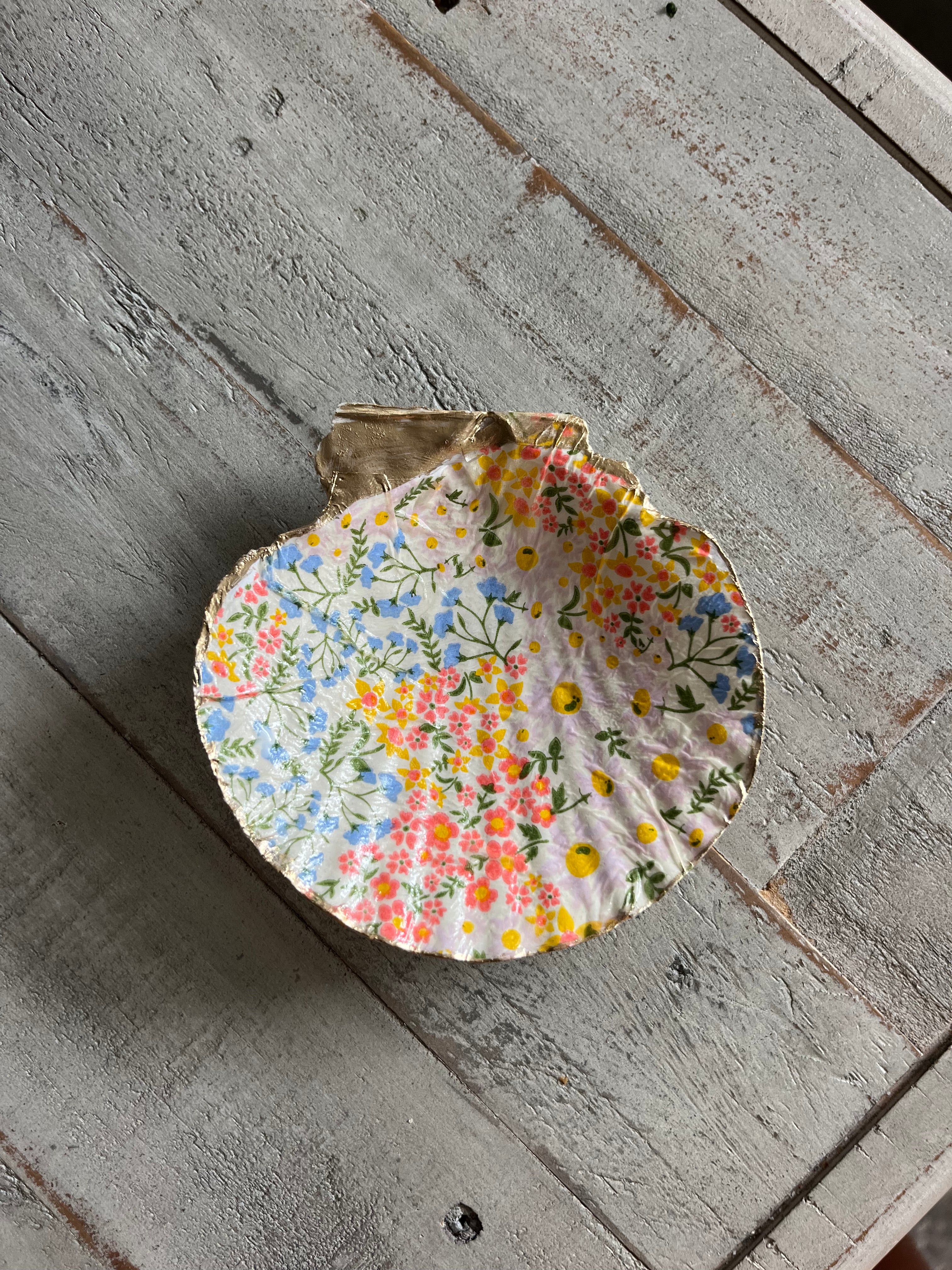 May Scallop Shell Jewelry Dish