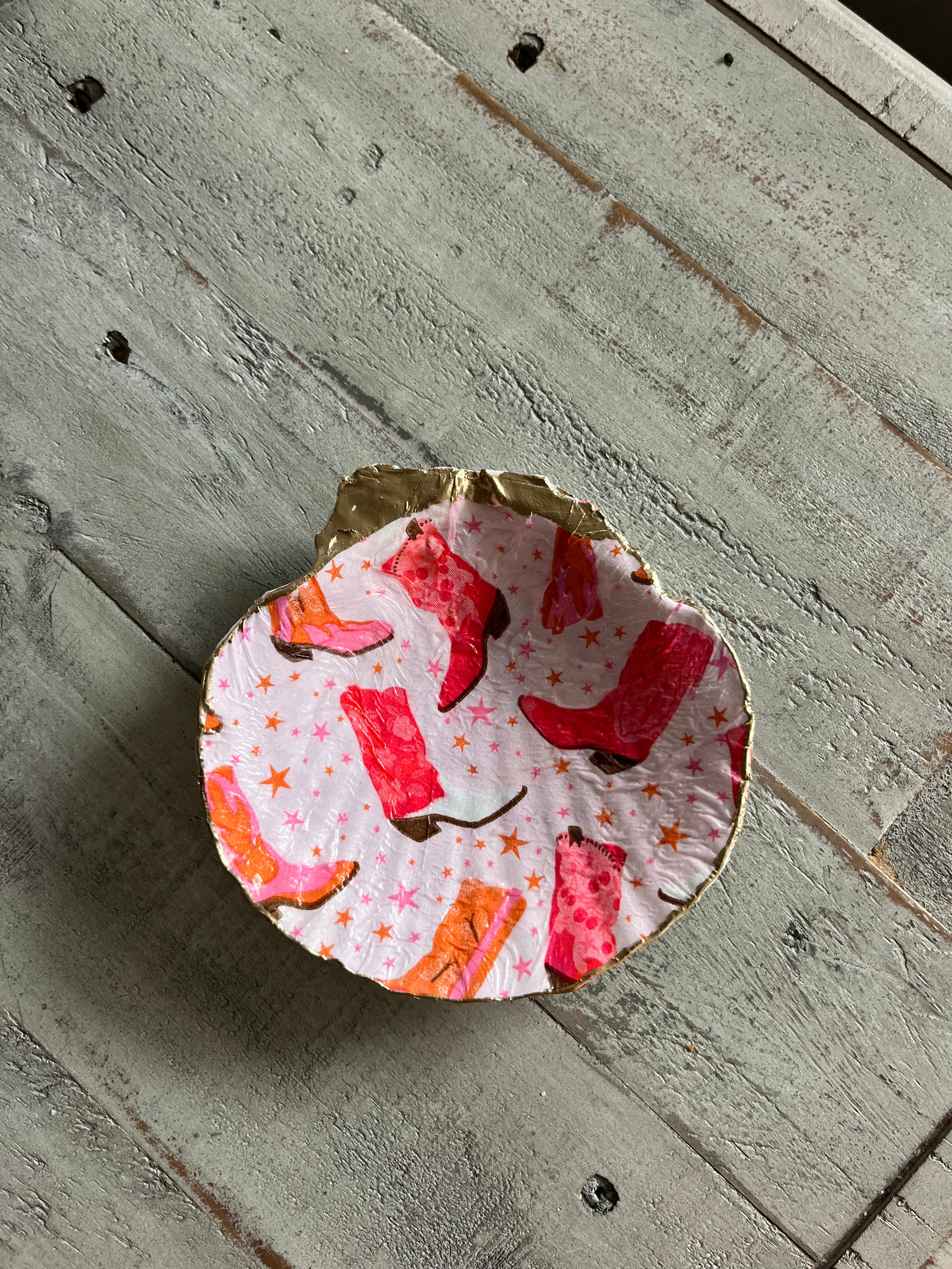 Howdy Scallop Shell Jewelry Dish