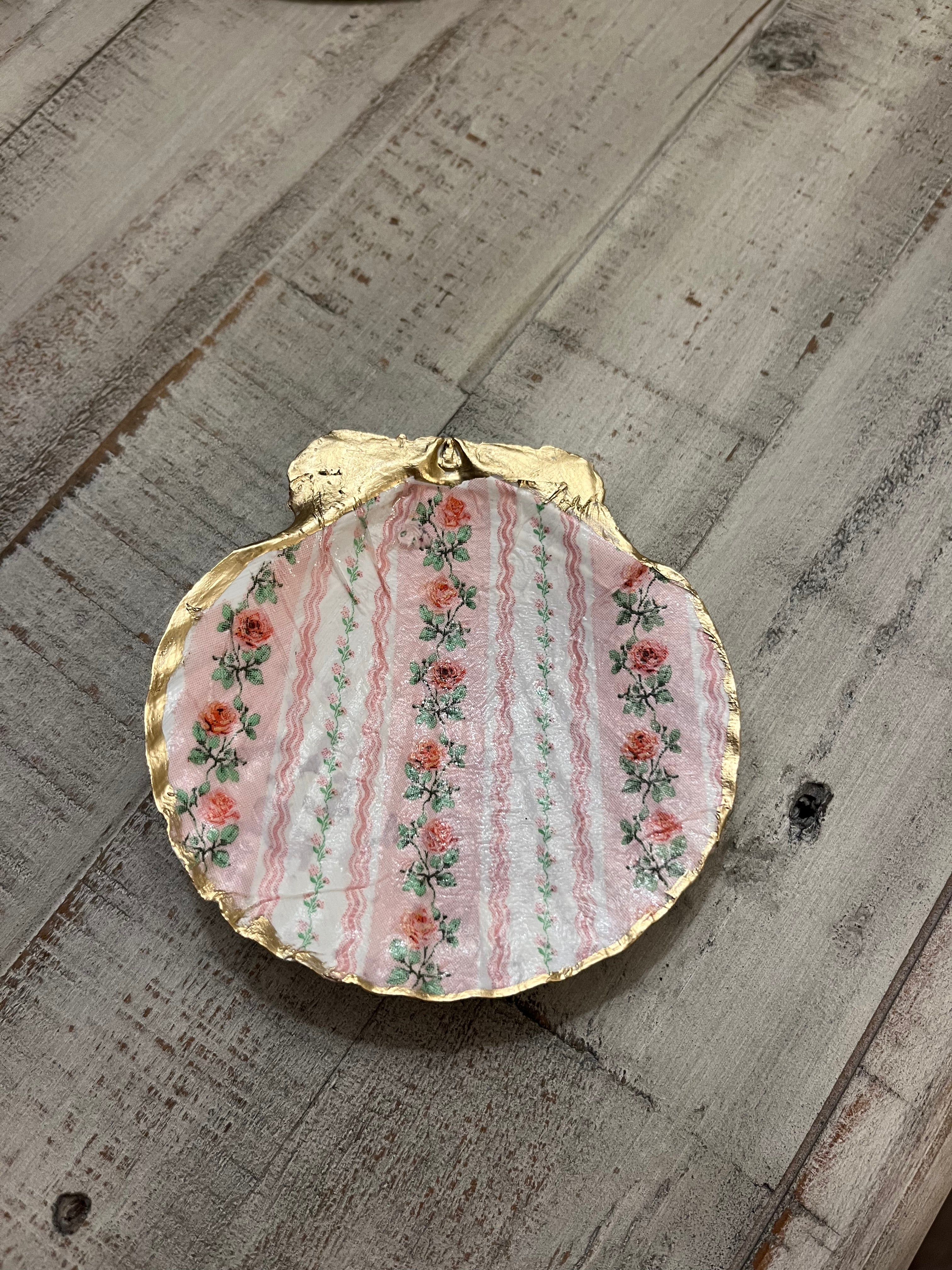 Rosie Scallop Shell